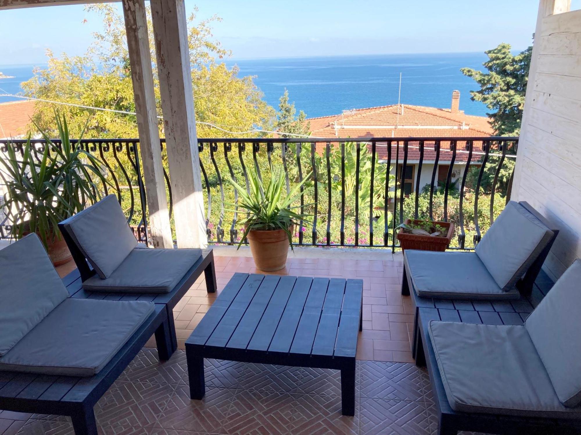 Villa Flore - Penthouse - Apartment In Villa Casteldaccia Luaran gambar